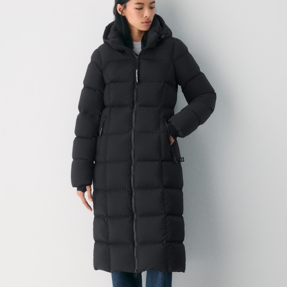 Aritzia Black Supersnug puff long